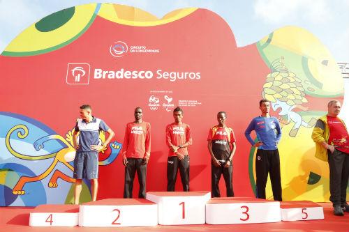 Dawit Fikadu Admasu e Caroline Chemutai Komen vencem a 14ª etapa do Circuito da Longevidade, última da temporada de 2015 / Foto: Divulgação Dawit Fikadu Admasu e Caroline Chemutai Komen vencem a 14ª etapa do Circuito da Longevidade, última da temporada de 2015 / Foto: Divulgação